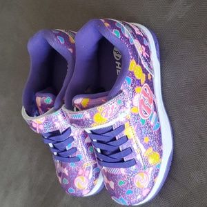 Girls heelys size 3